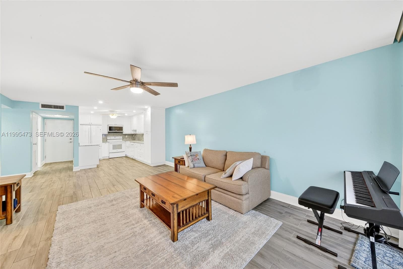 2301 Ocean Dr 2302 photo 8