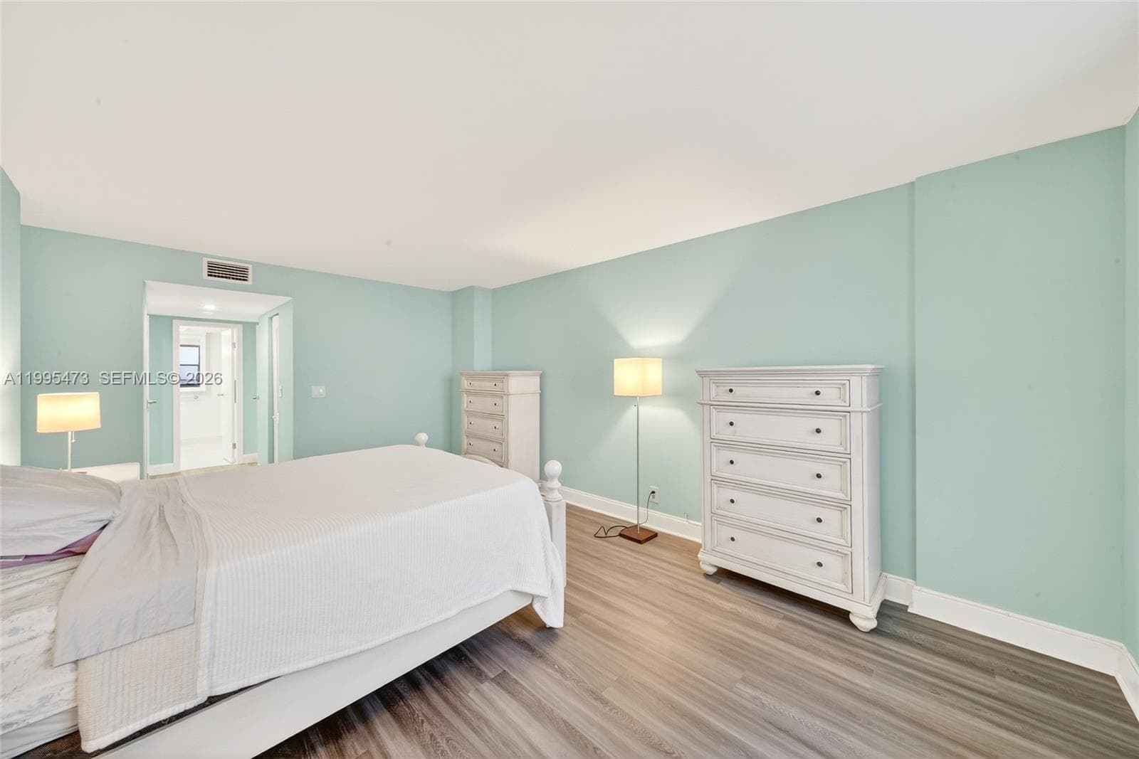 2301 Ocean Dr 2302 photo 21