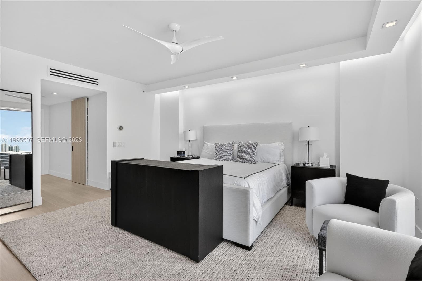 6000 Island Blvd 2102 photo 22