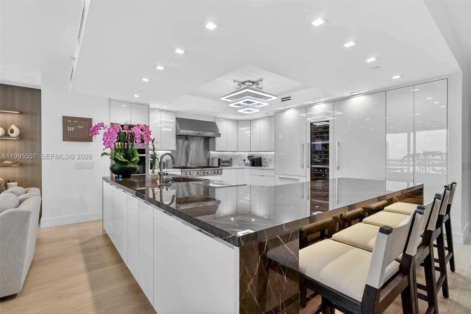 6000 Island Blvd 2102 photo 14