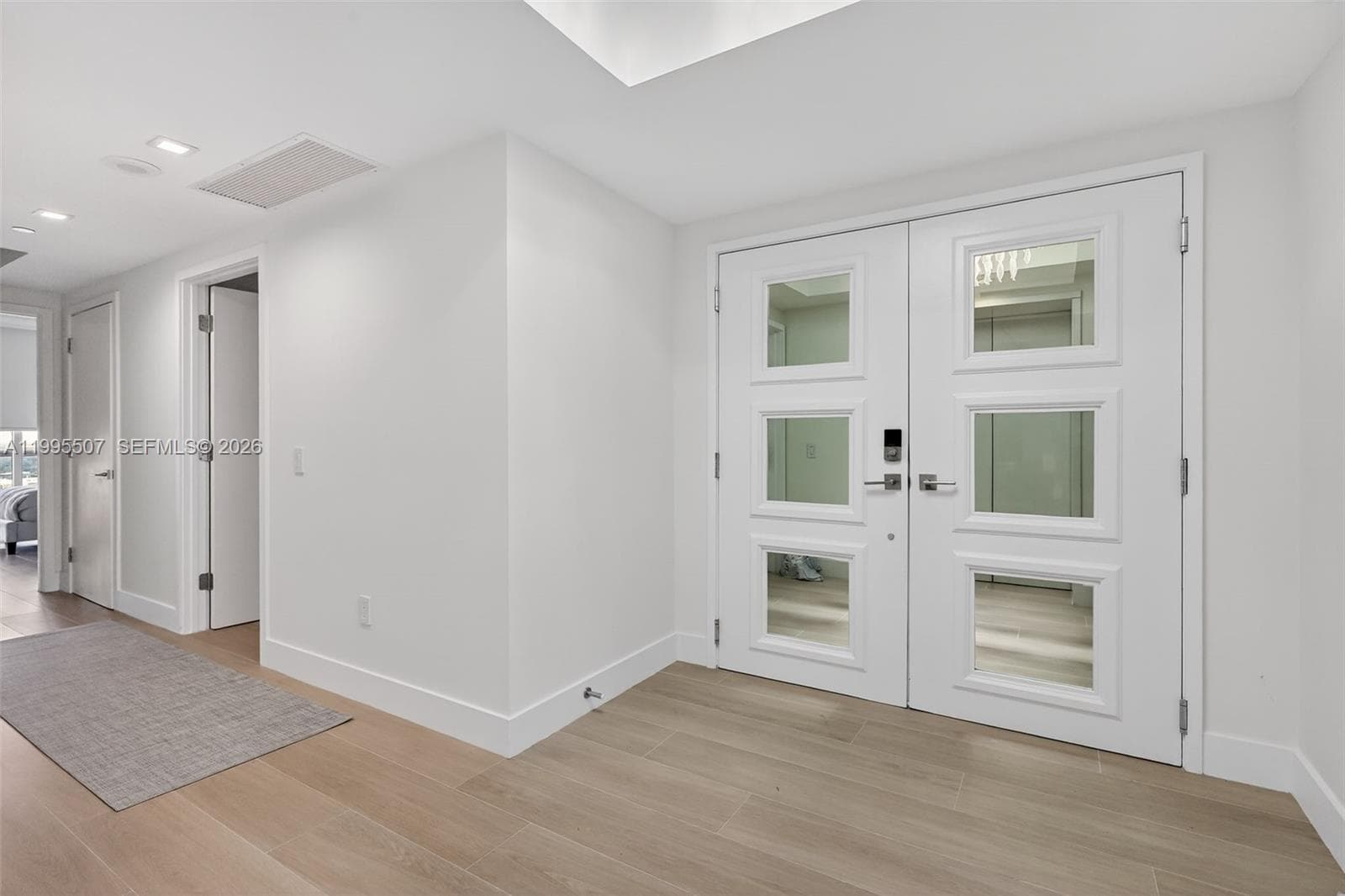 6000 Island Blvd 2102 photo 4