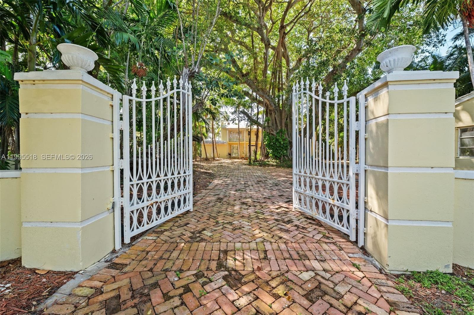 220 Bal Bay Dr photo 5