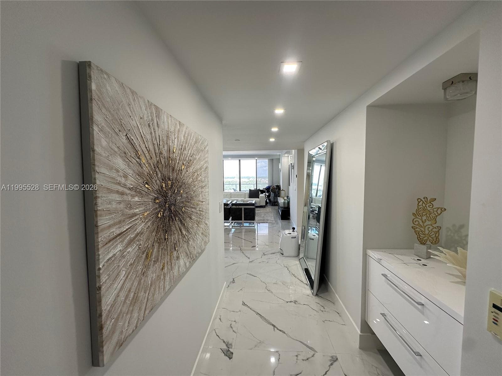 19500 Turnberry Way 14C photo 6