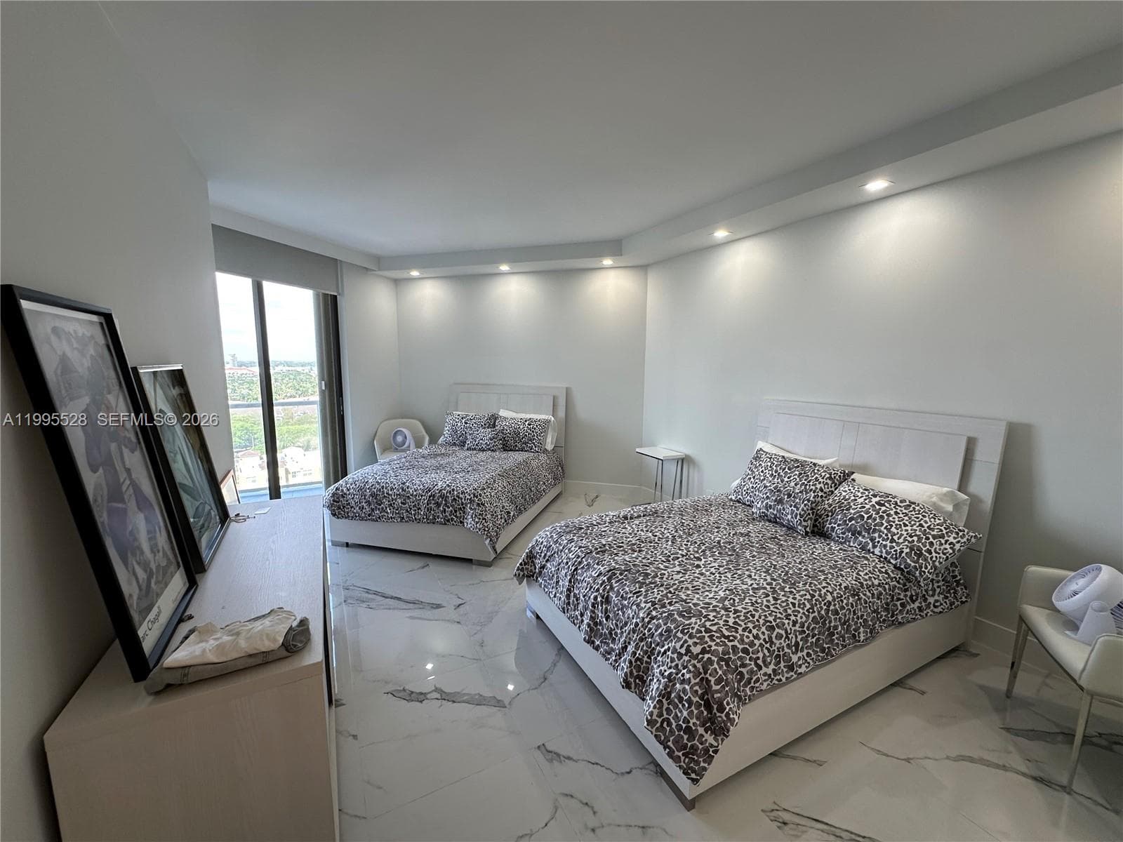 19500 Turnberry Way 14C photo 13