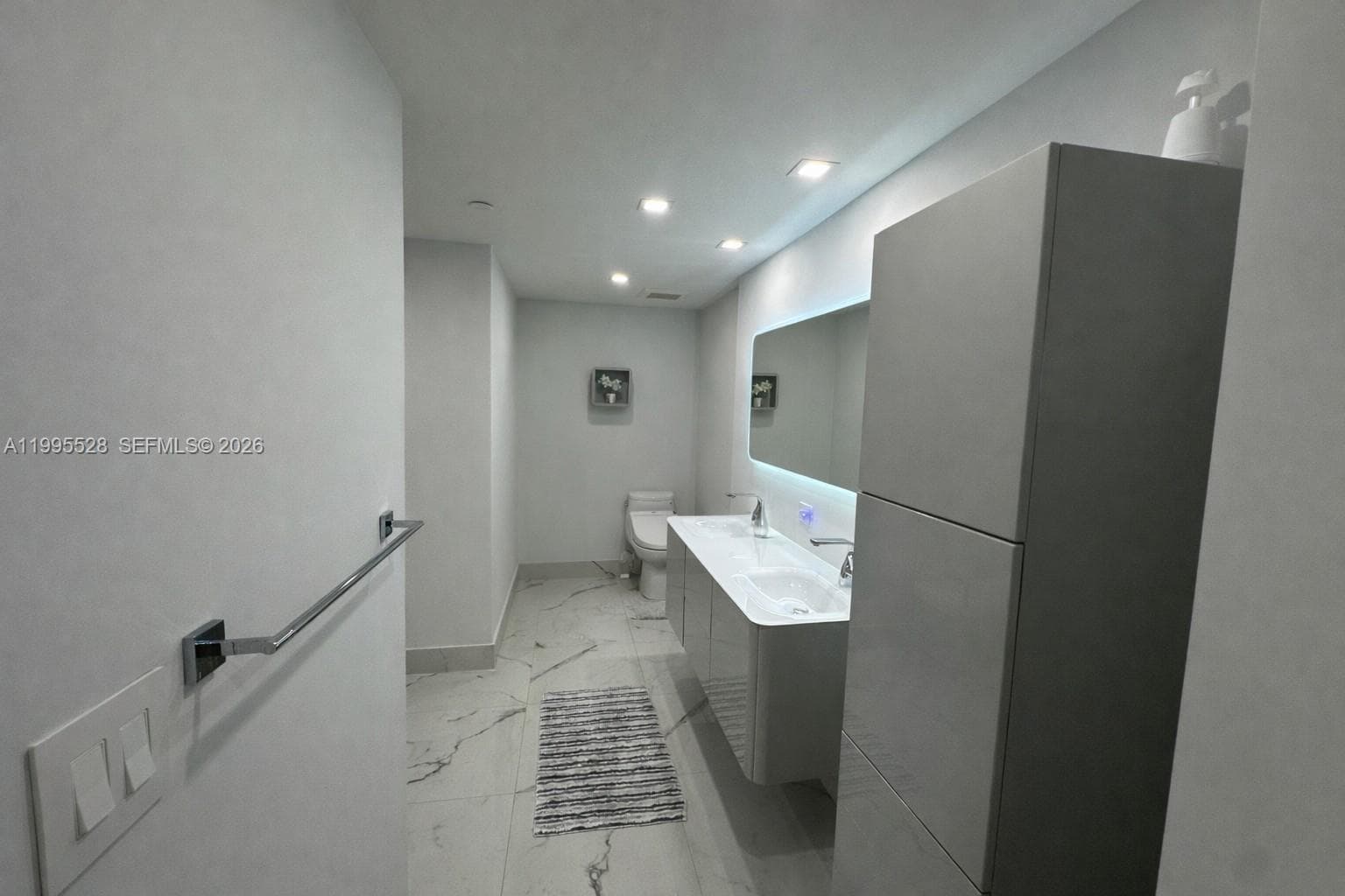 19500 Turnberry Way 14C photo 22