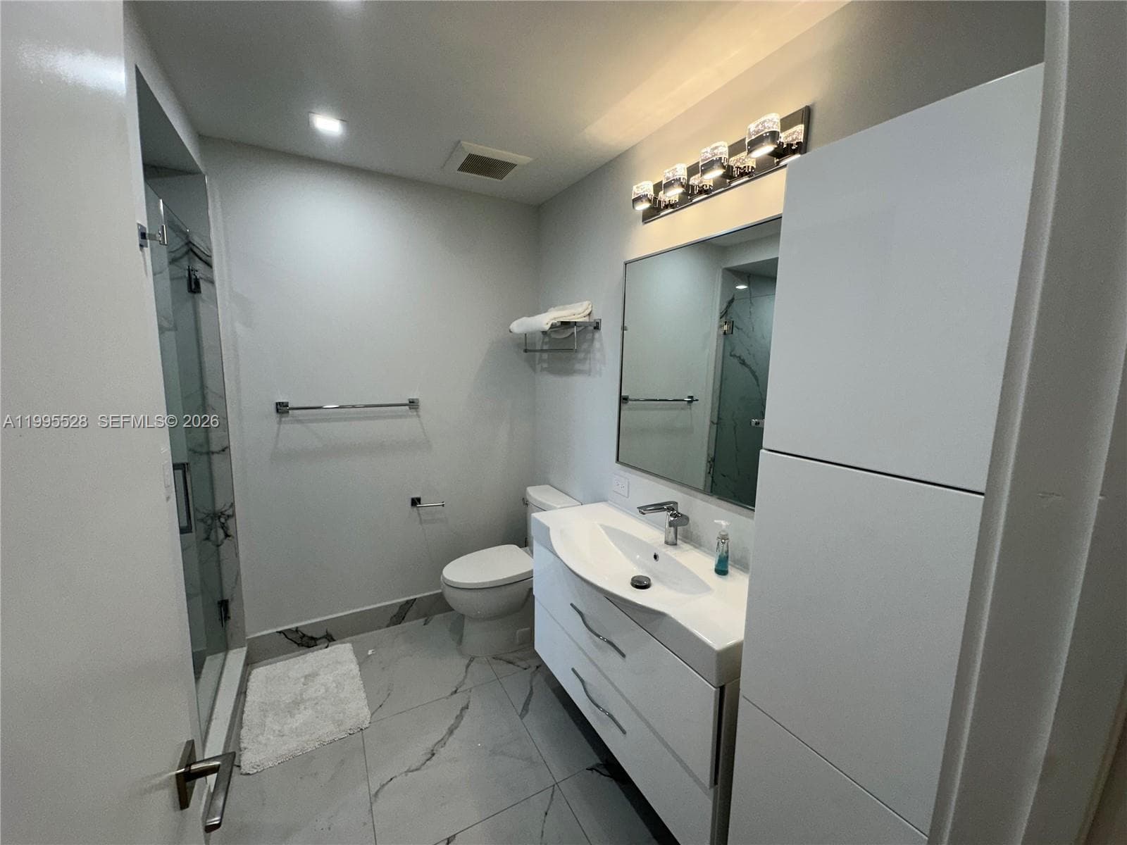 19500 Turnberry Way 14C photo 15