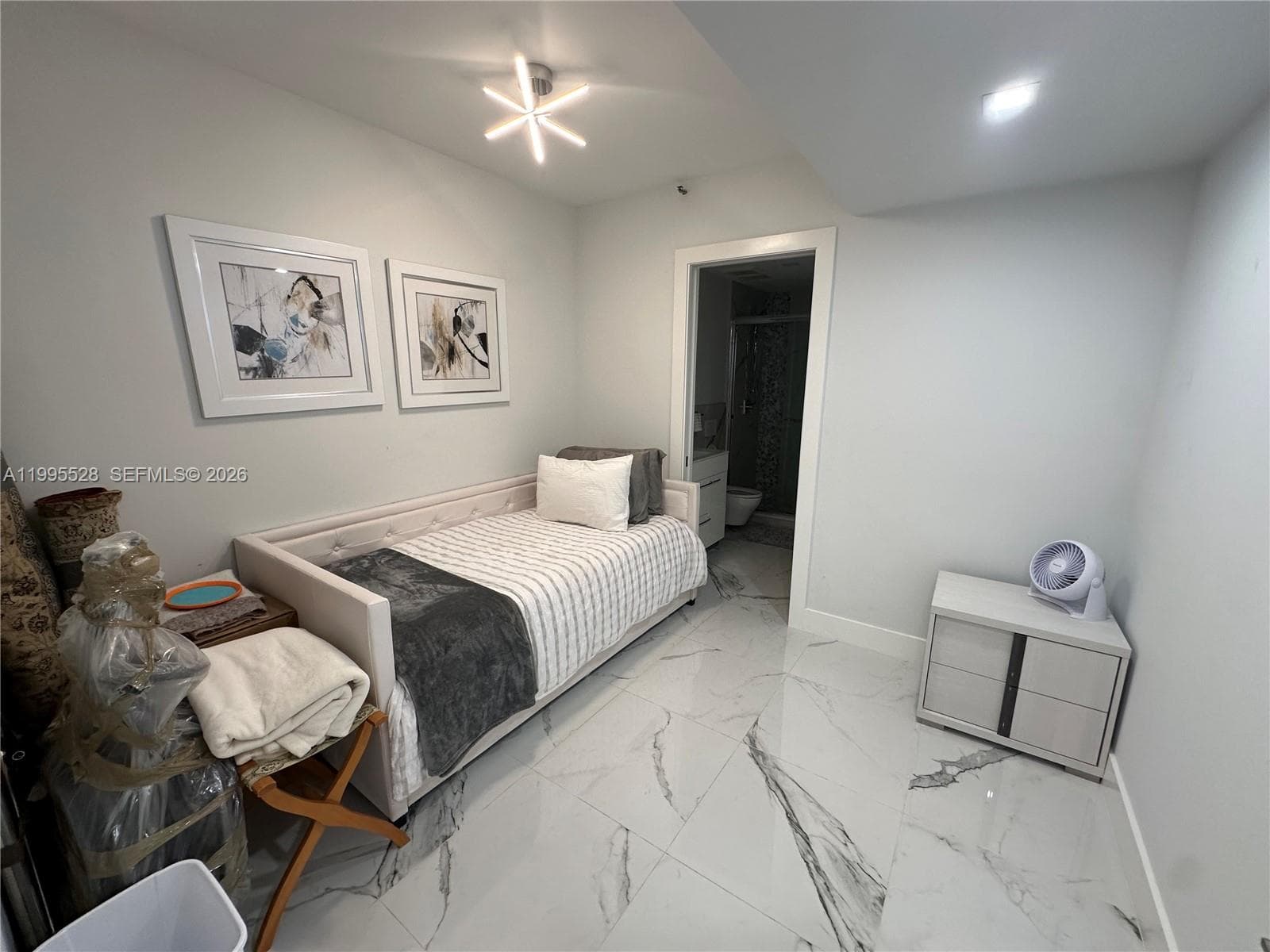 19500 Turnberry Way 14C photo 11