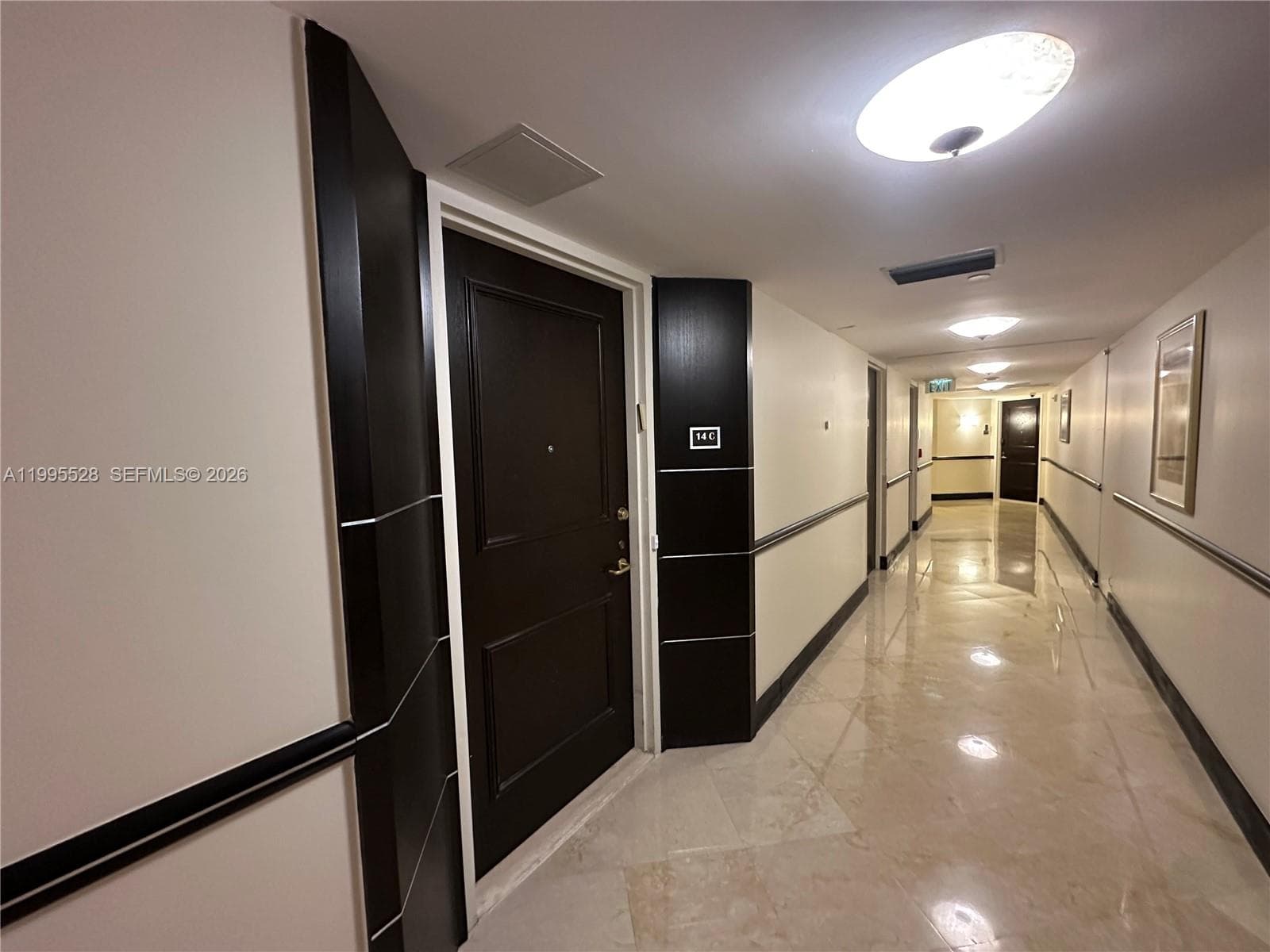 19500 Turnberry Way 14C photo 4