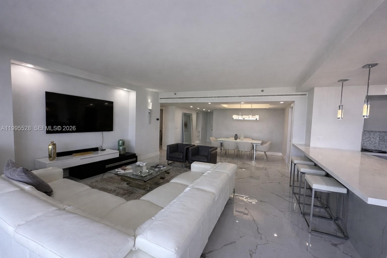 19500 Turnberry Way 14C photo 8