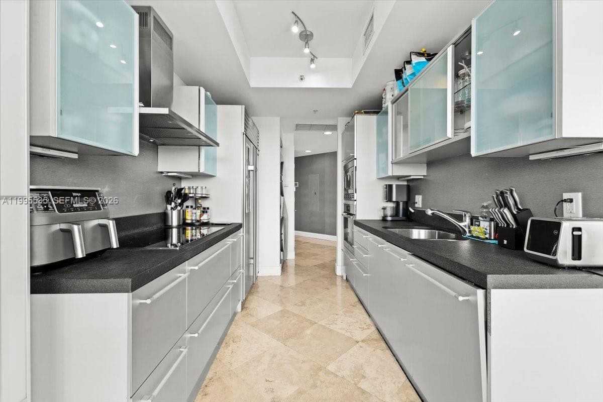 18201 Collins Ave 601A photo 6