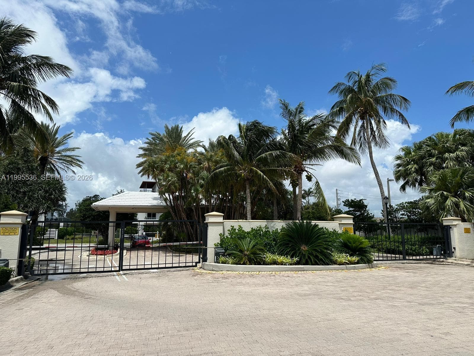 6001 N Ocean Dr 503 photo 3