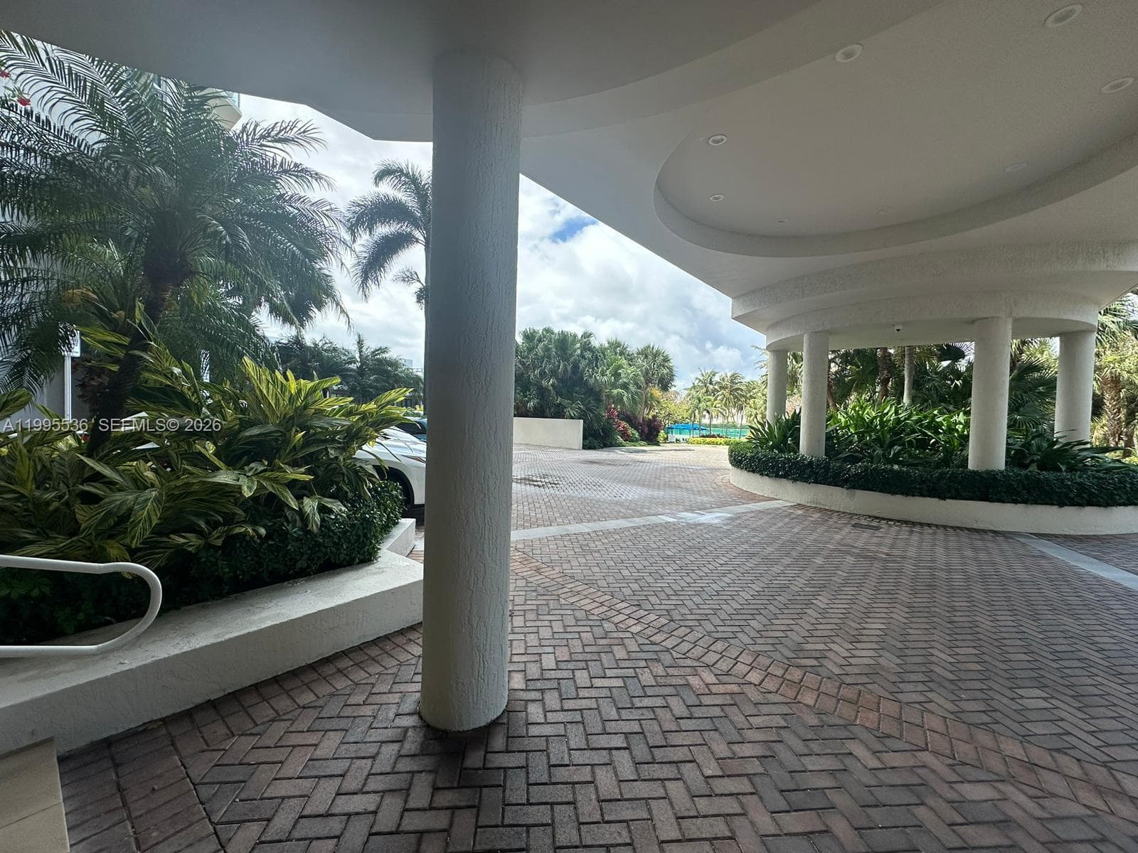 6001 N Ocean Dr 503 photo 4