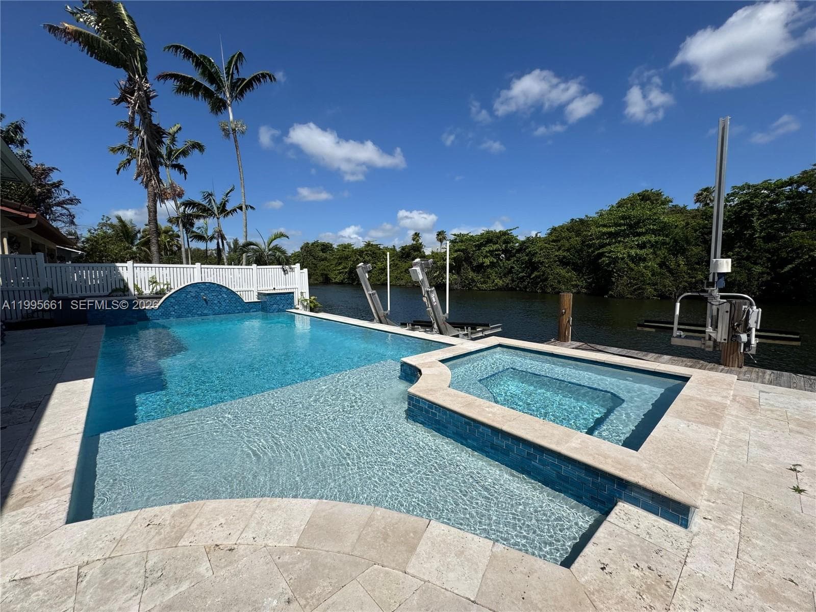 3041 44th St 0 photo 2