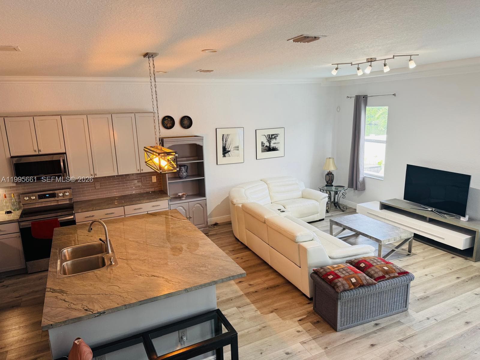 3041 44th St 0 photo 13