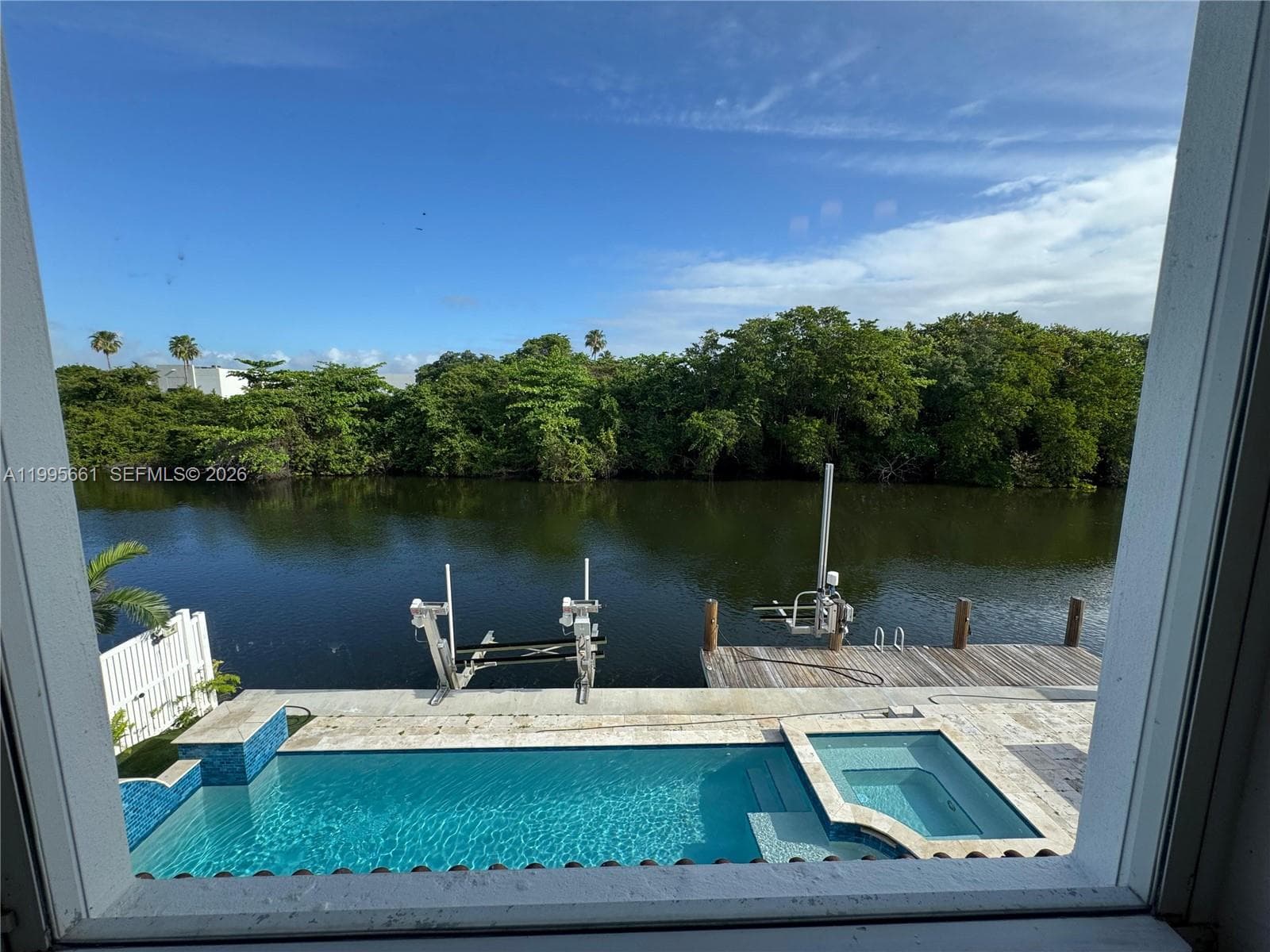 3041 44th St 0 photo 3