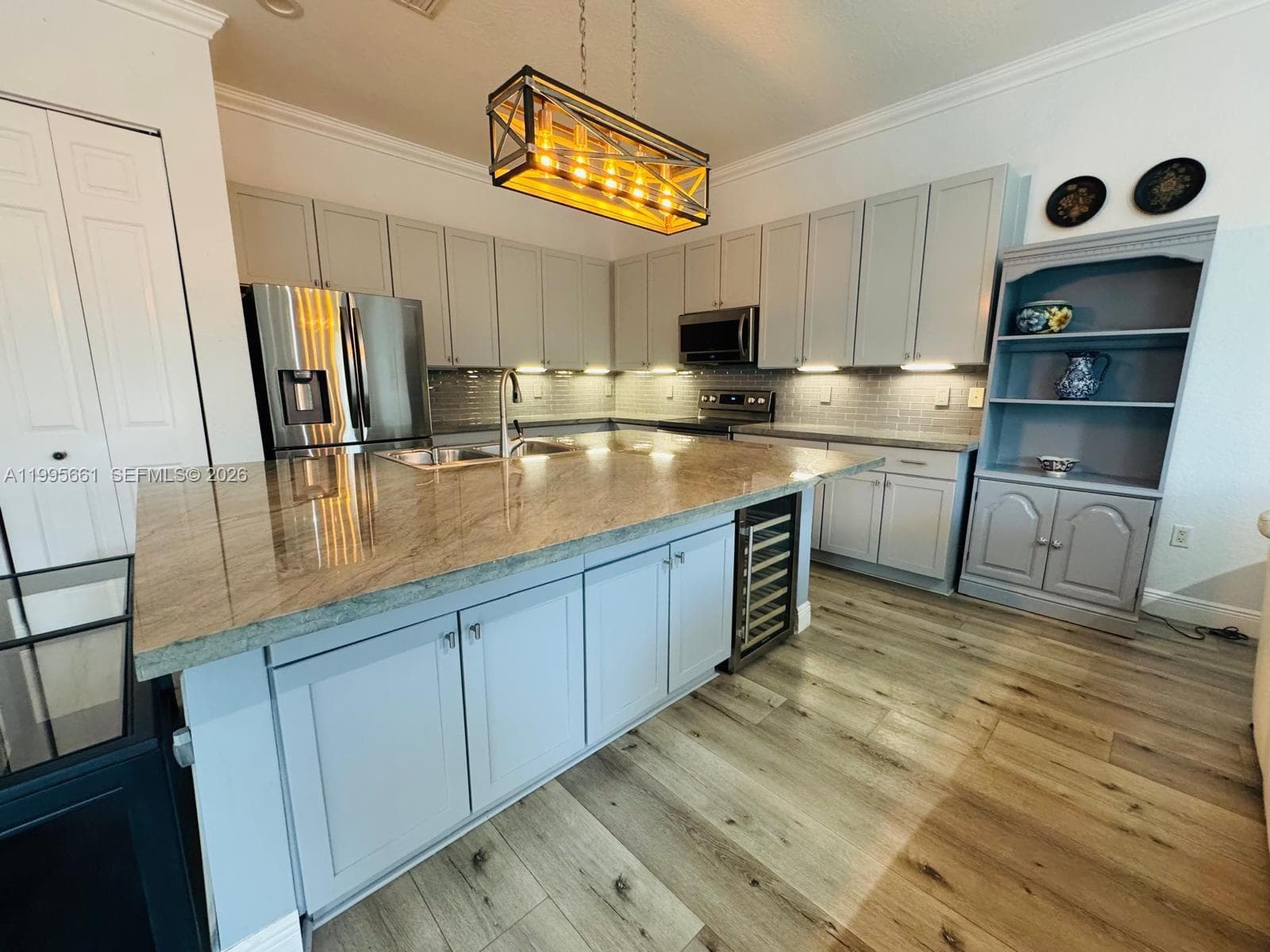 3041 44th St 0 photo 14