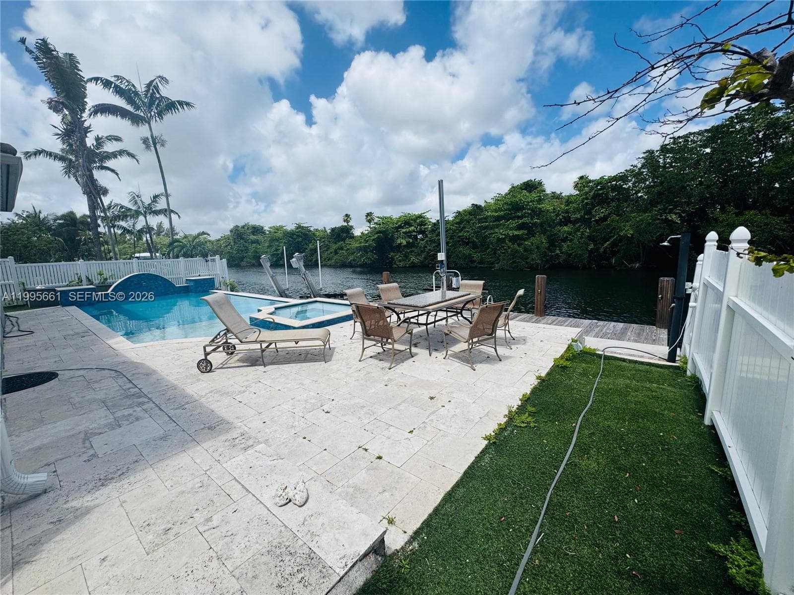 3041 44th St 0 photo 4