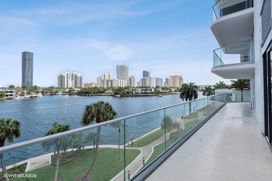 19707 Turnberry Way 4H photo 4