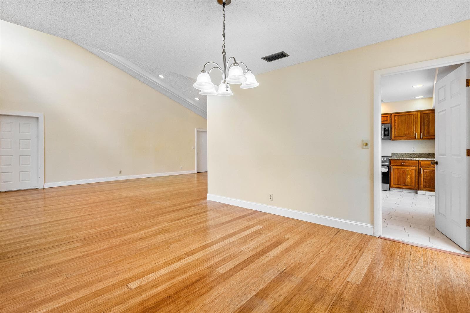 6157 Old Court Road 225 photo 12