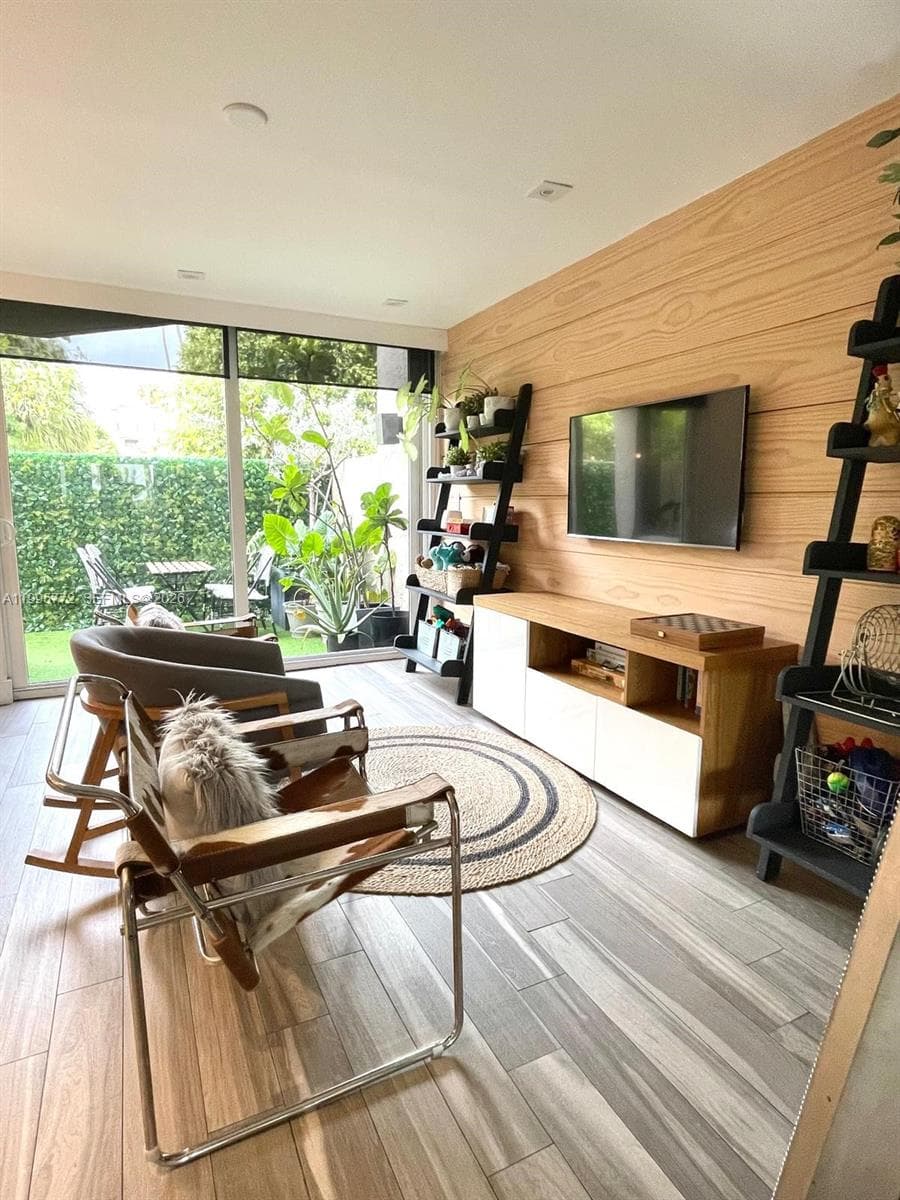 201 Crandon Blvd 175 photo 23