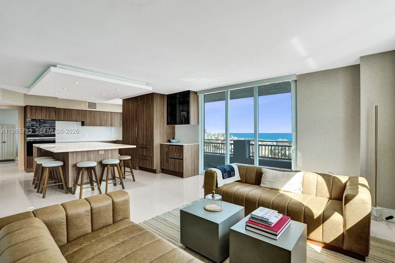 90 Alton Rd 2701 photo 2