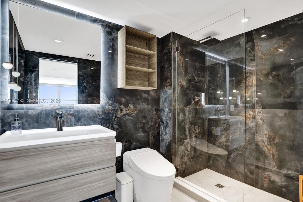 90 Alton Rd 2701 photo 7