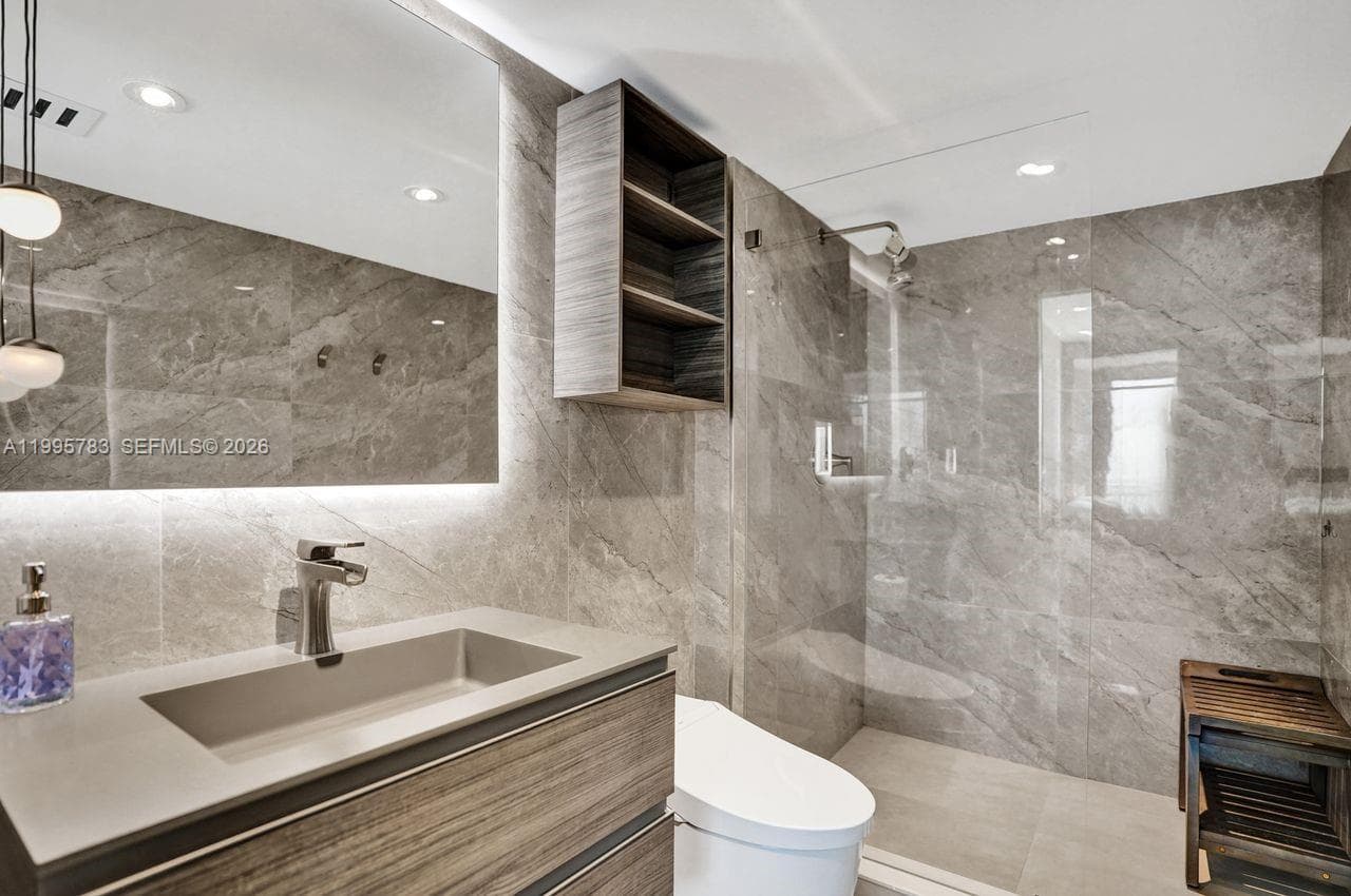 90 Alton Rd 2701 photo 5