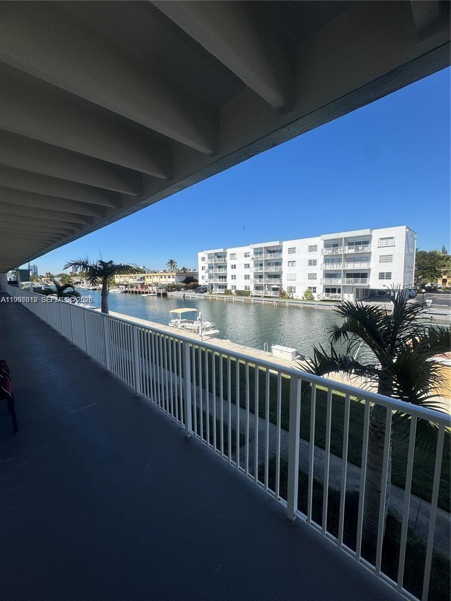 3923 166th St N208 photo 5