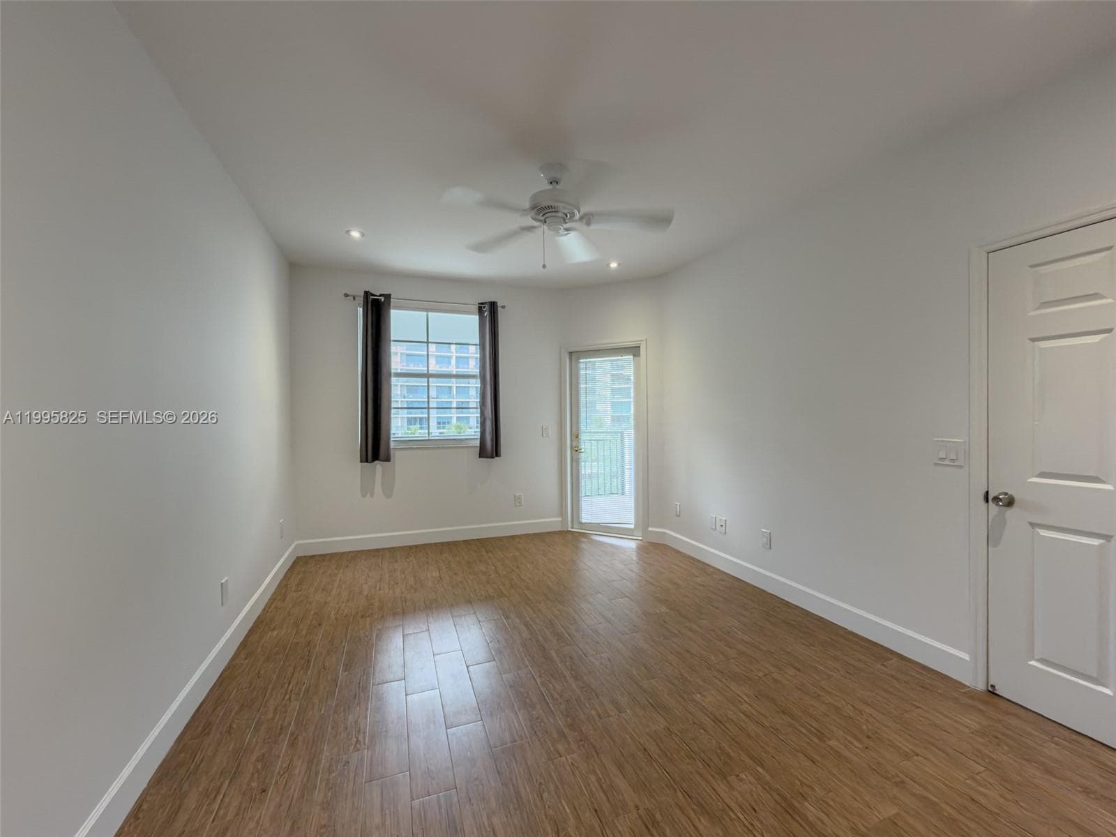 3245 184th St 13405 photo 17