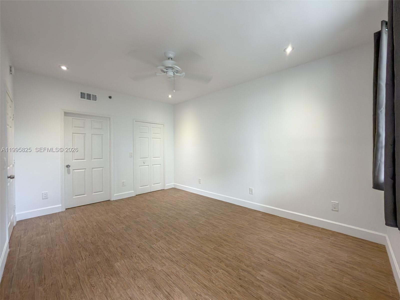 3245 184th St 13405 photo 16