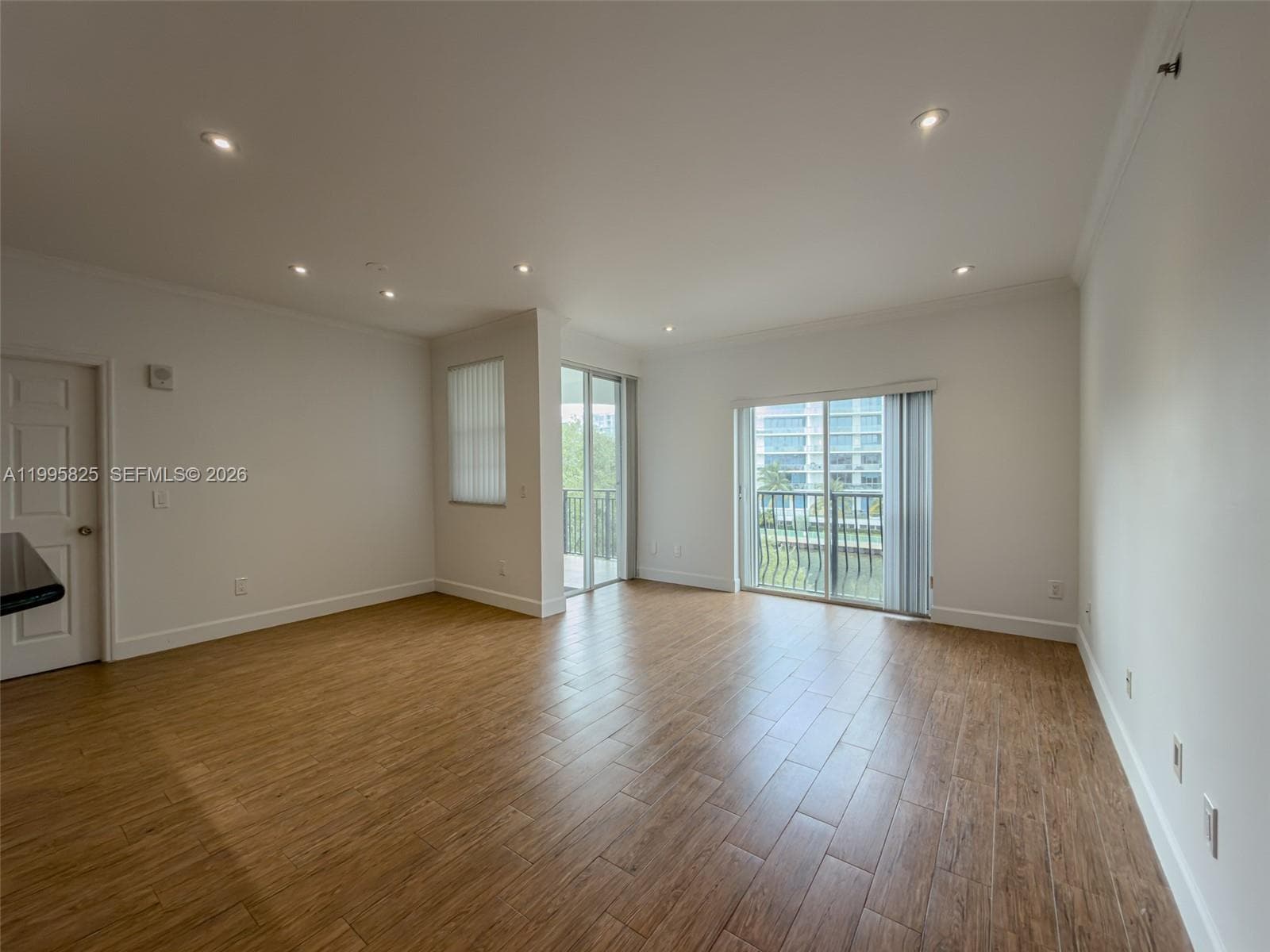 3245 184th St 13405 photo 12