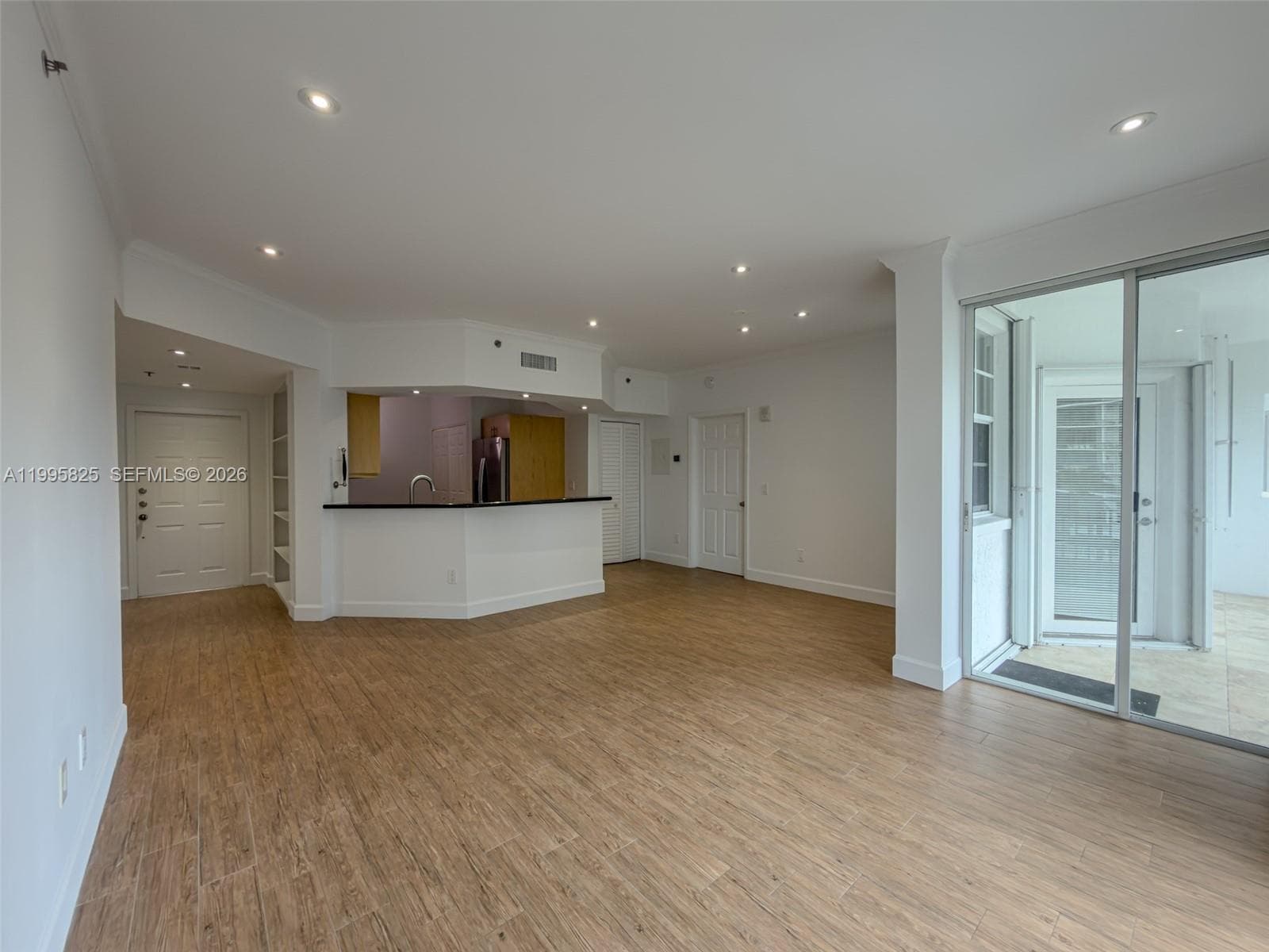 3245 184th St 13405 photo 4