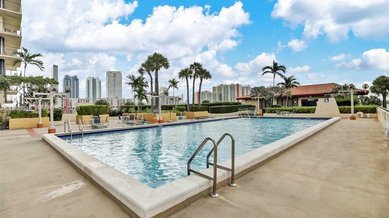 290 174th St 2211 photo 19