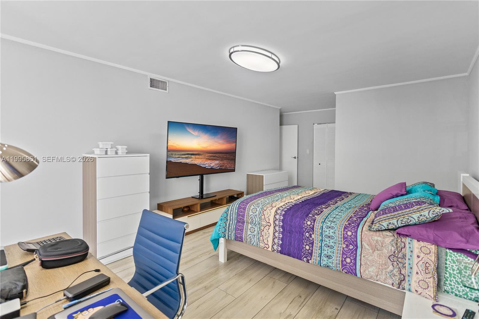 600 Parkview Dr 204 photo 13