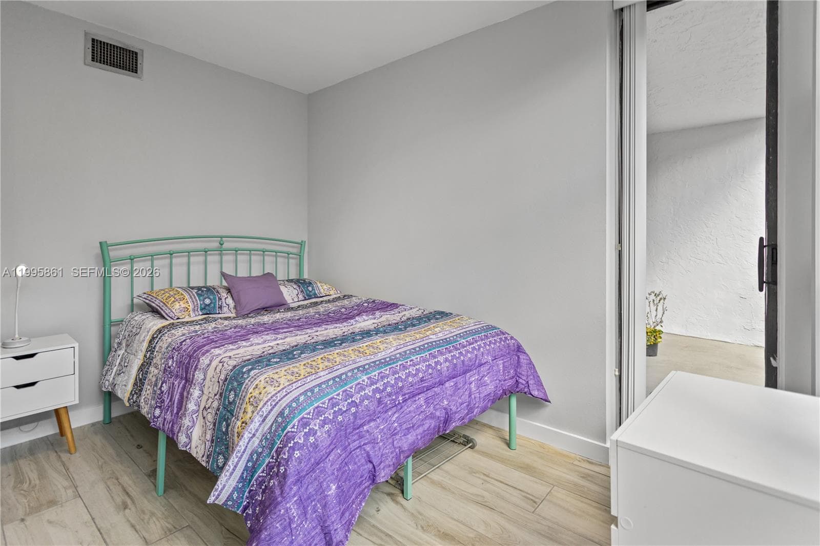 600 Parkview Dr 204 photo 7