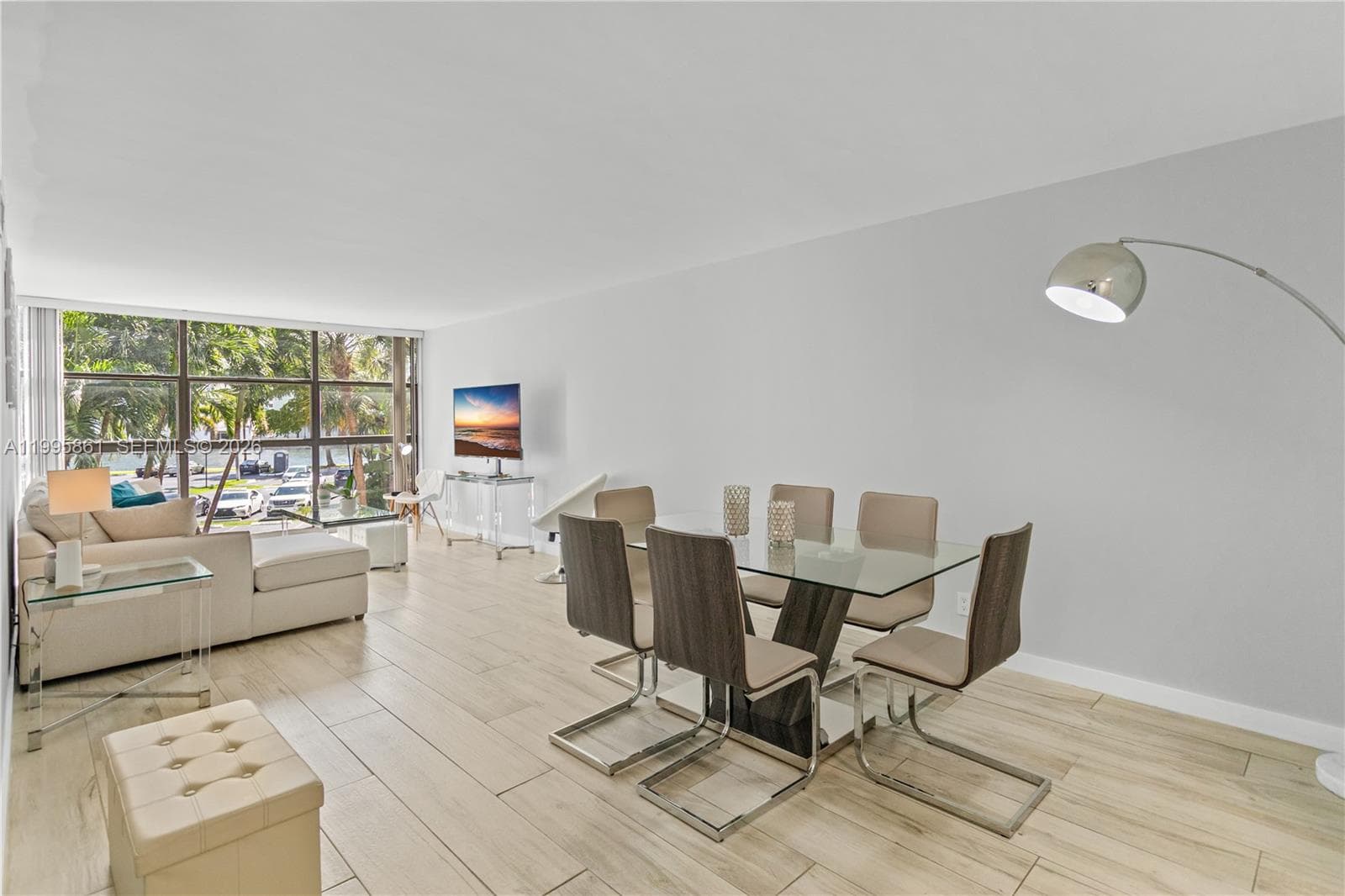 600 Parkview Dr 204 photo 1