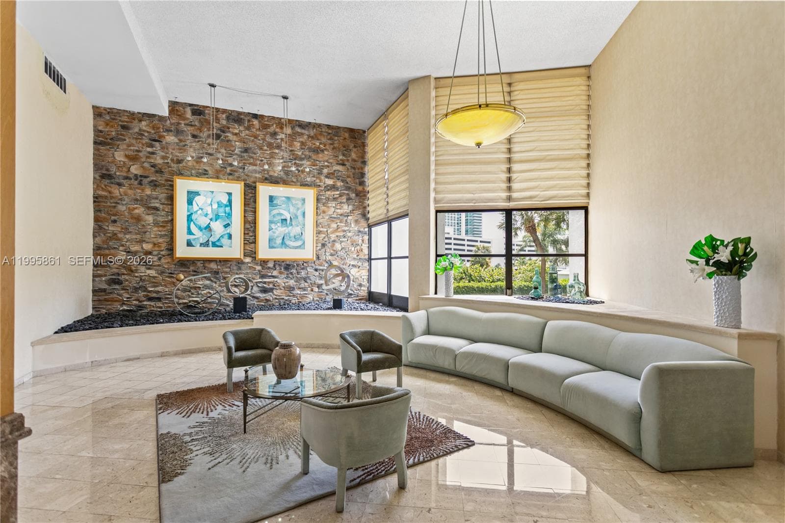 600 Parkview Dr 204 photo 25