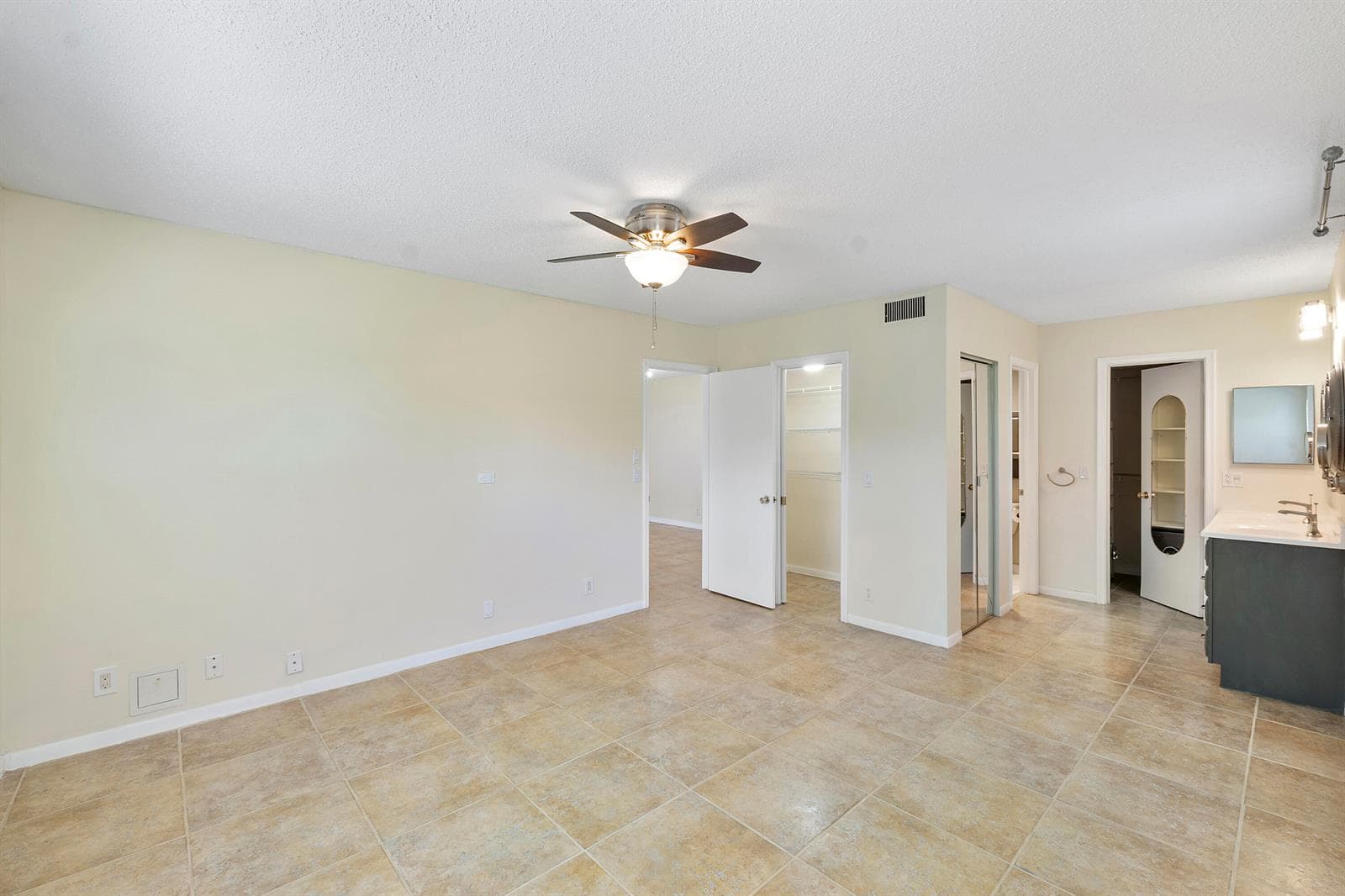 1020 Citrus Way 101 photo 7