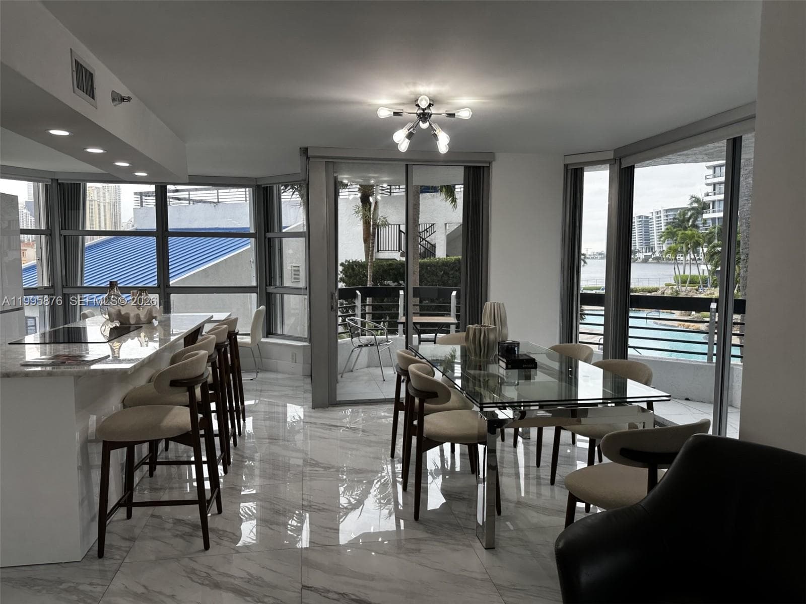 19195 36th Ct 201 photo 2