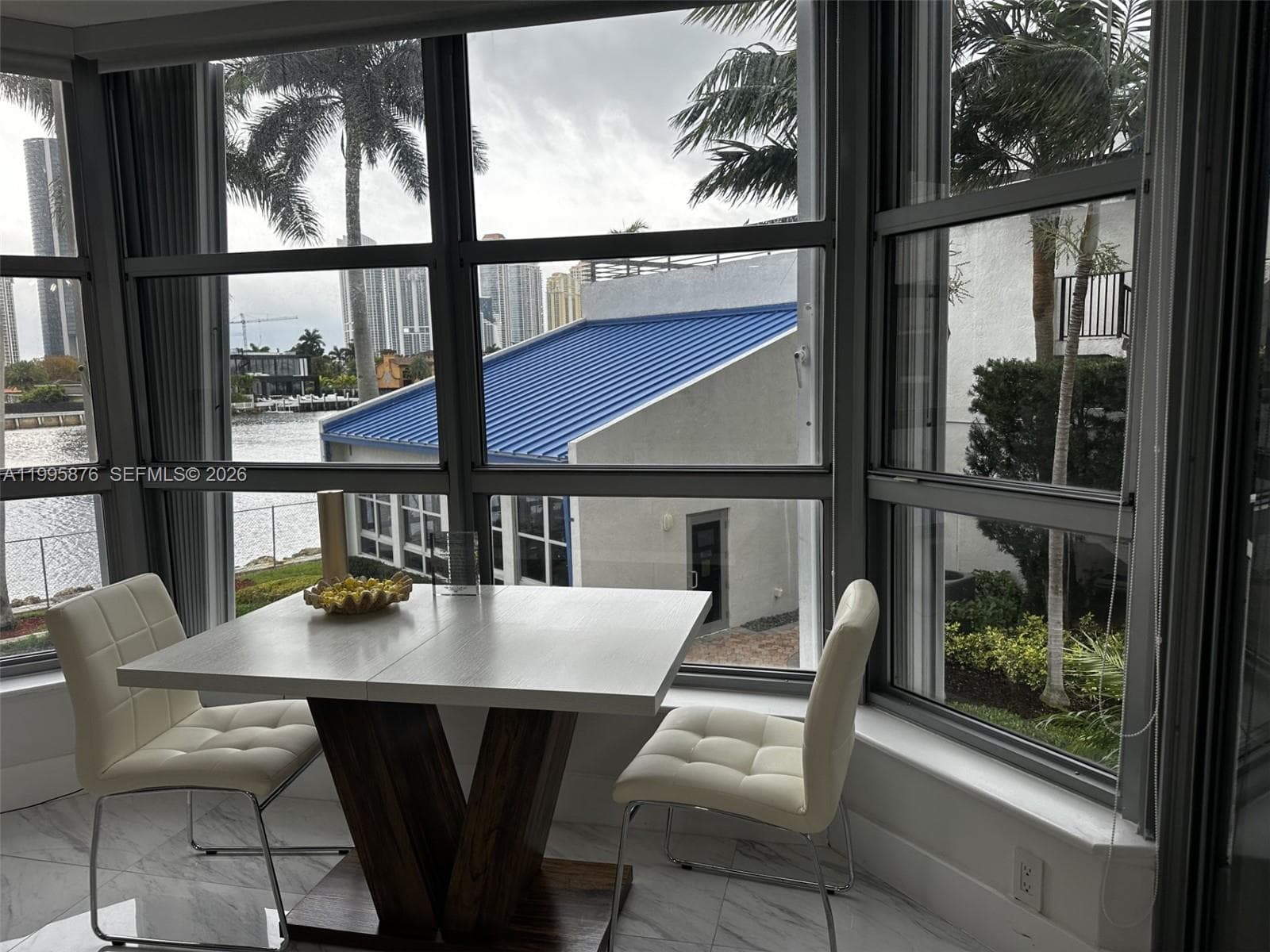 19195 36th Ct 201 photo 4