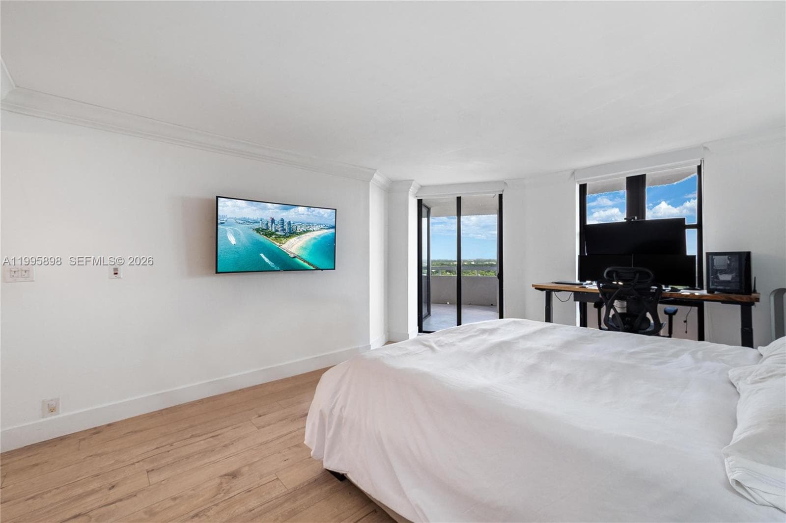 2000 Towerside Ter PH9 photo 16