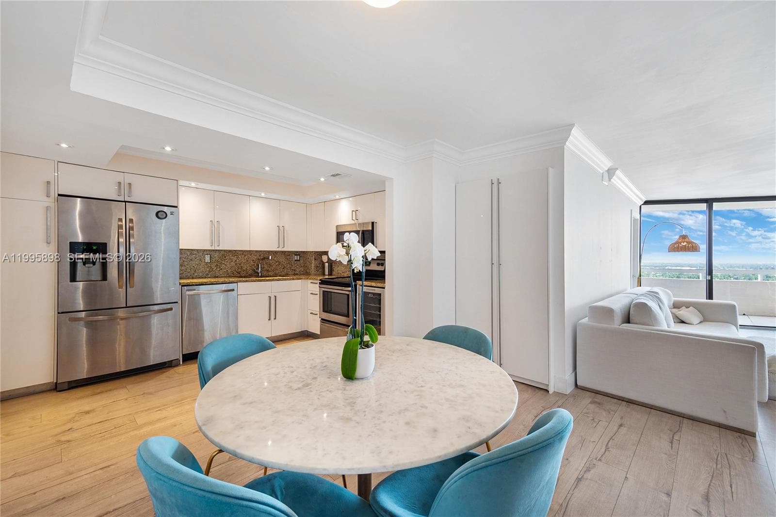 2000 Towerside Ter PH9 photo 3