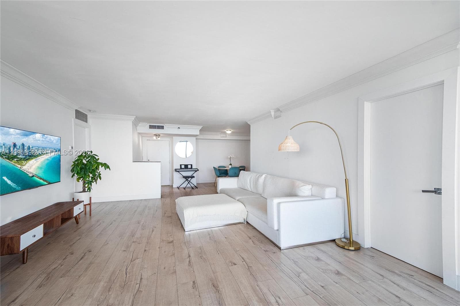 2000 Towerside Ter PH9 photo 11