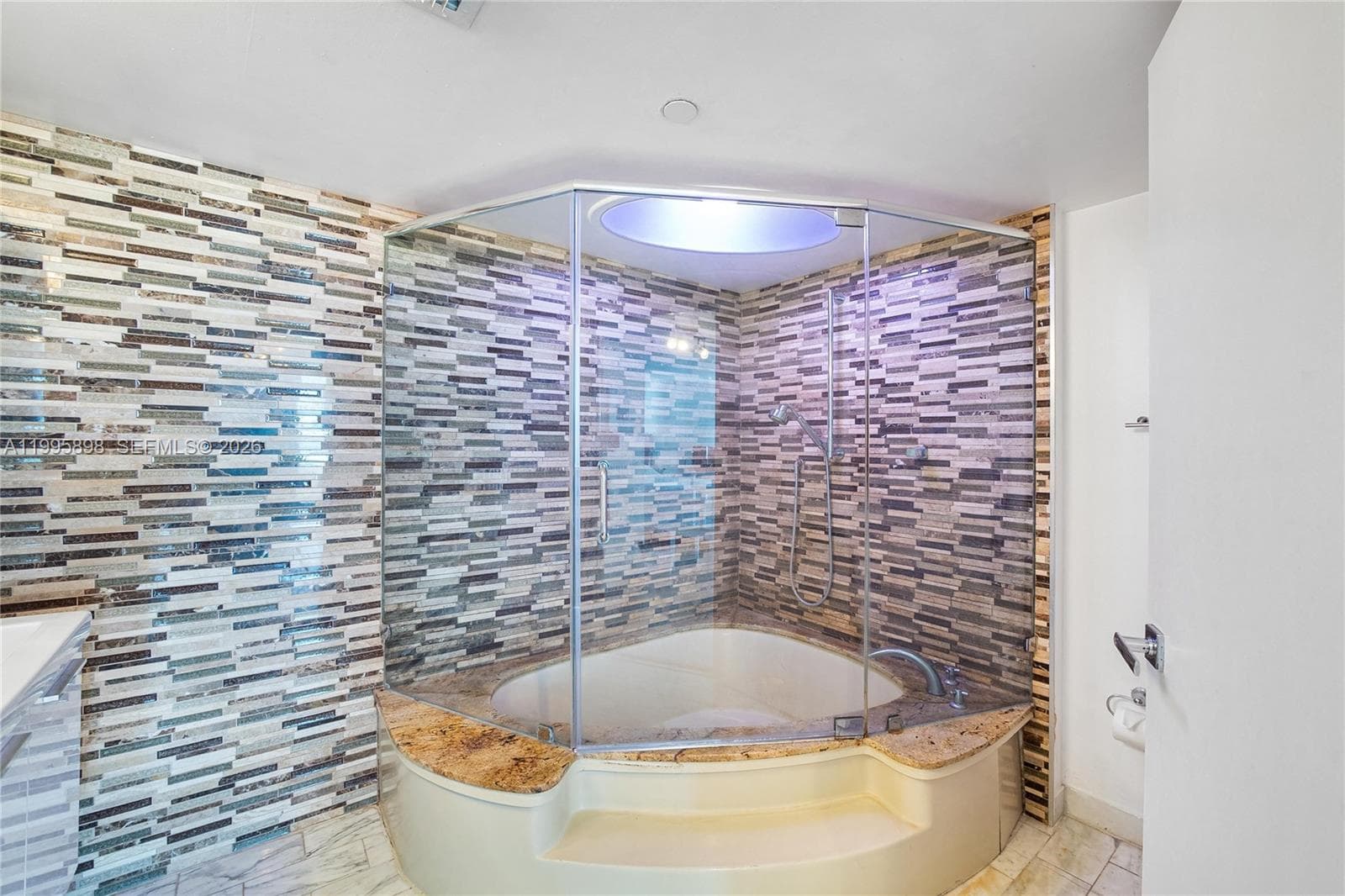 2000 Towerside Ter PH9 photo 19