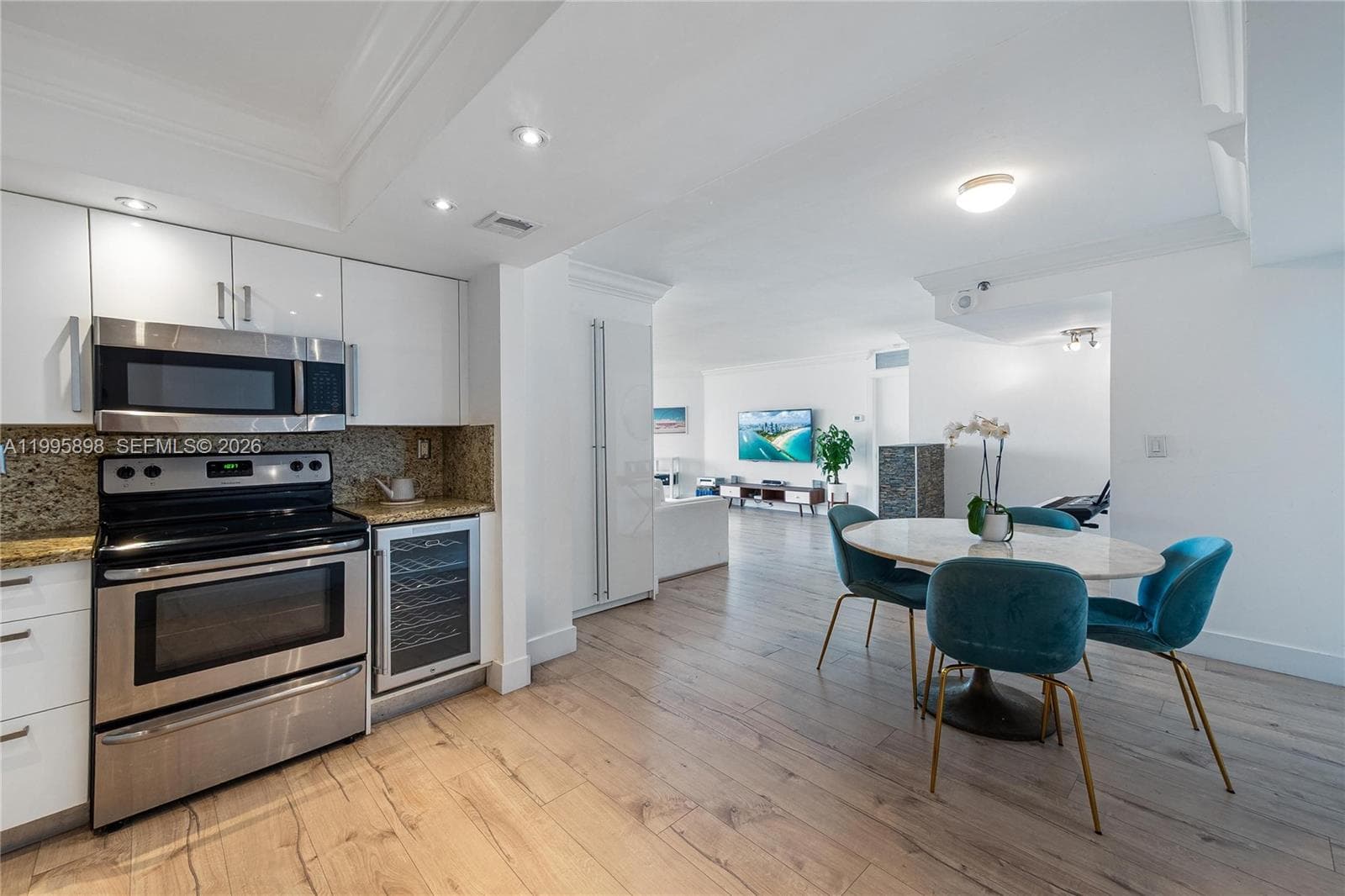 2000 Towerside Ter PH9 photo 4