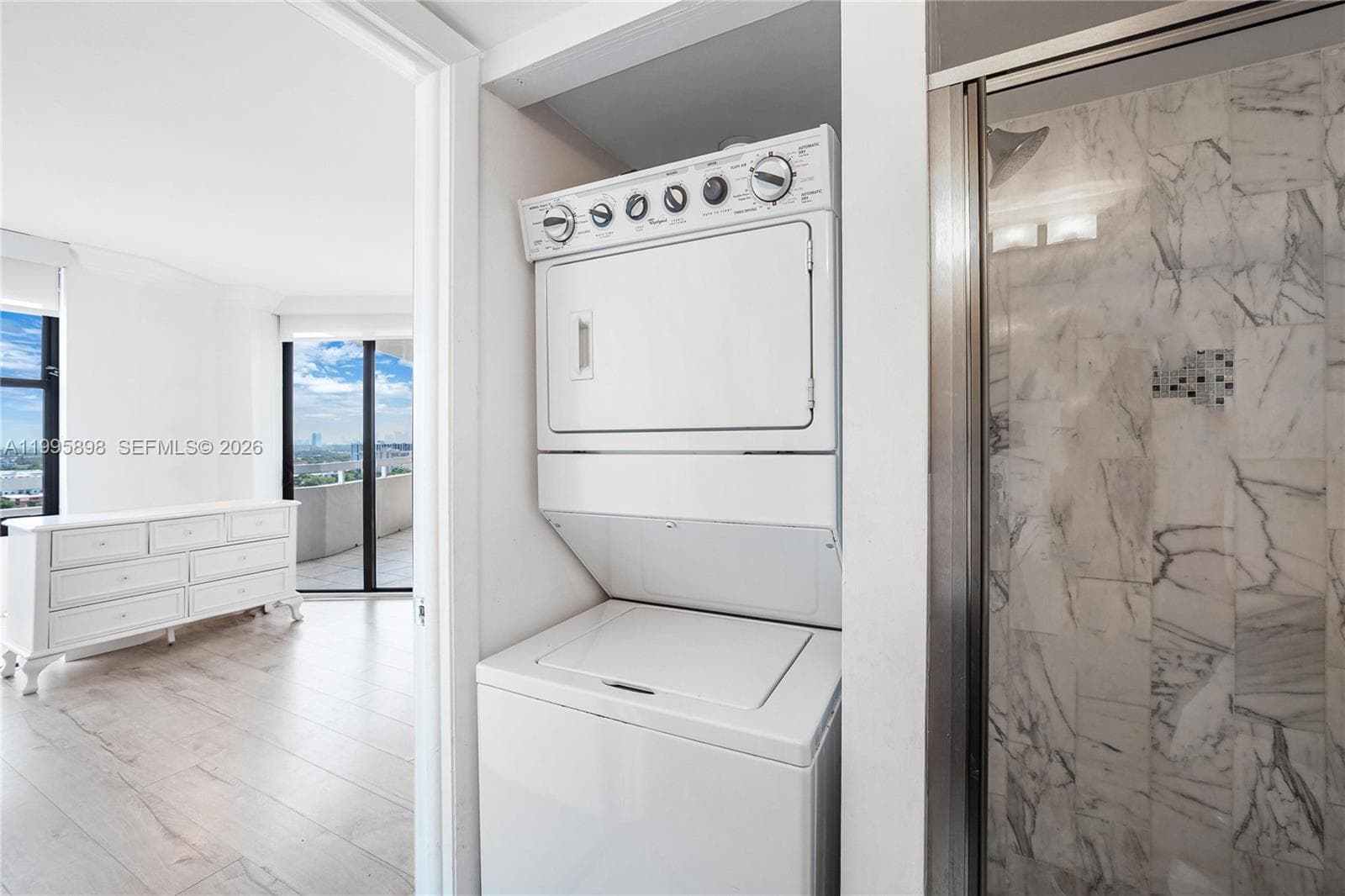 2000 Towerside Ter PH9 photo 25