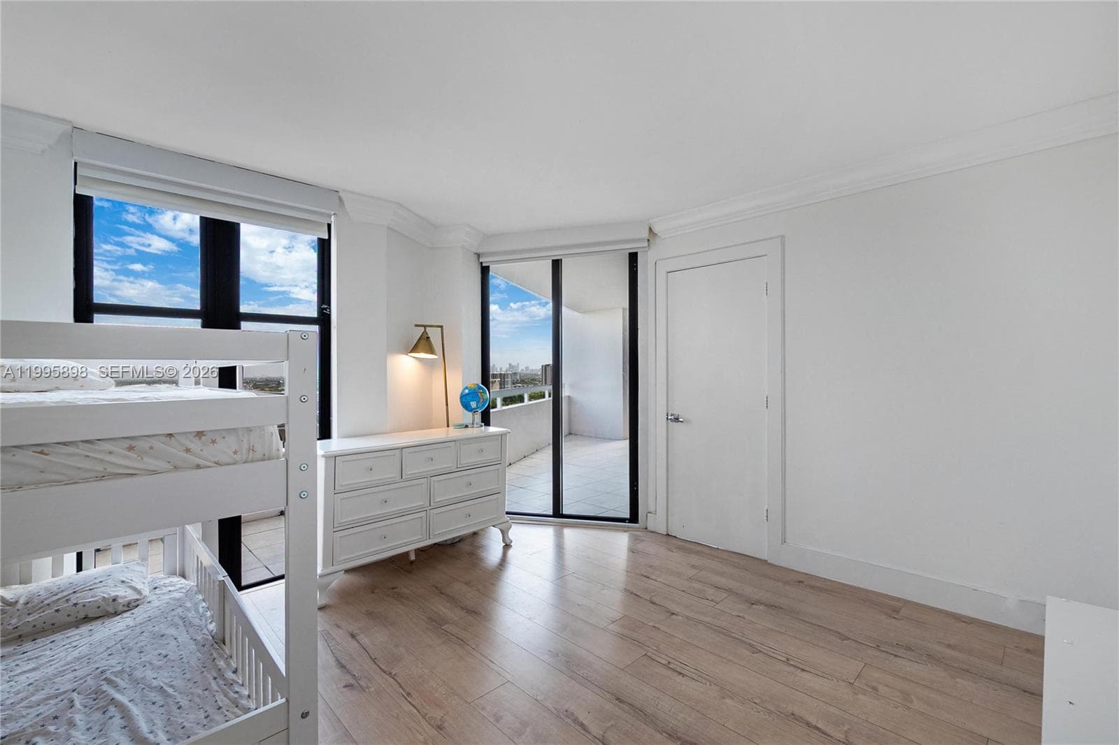 2000 Towerside Ter PH9 photo 21