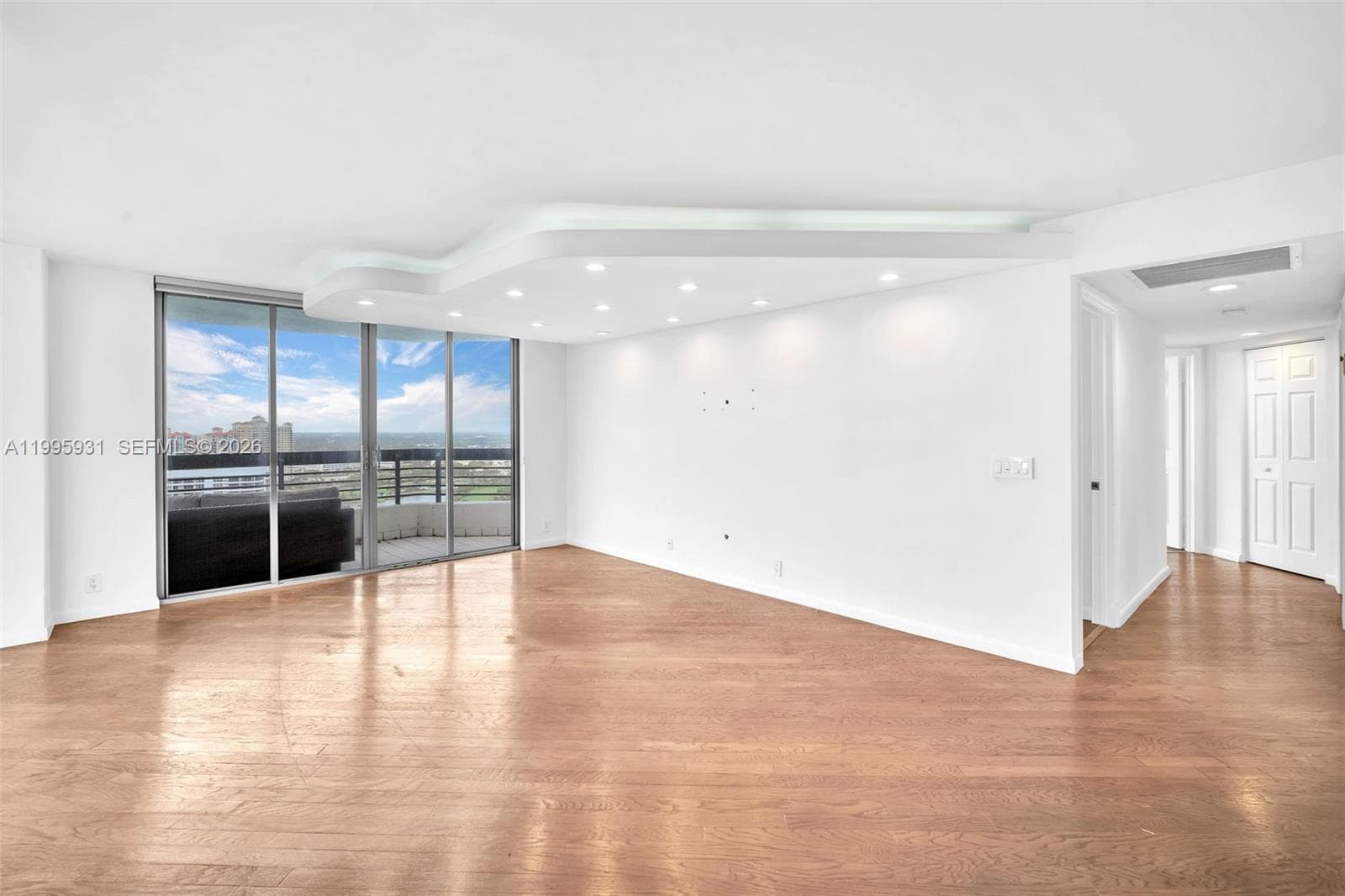 3500 Mystic Pointe Dr 3001 photo 23