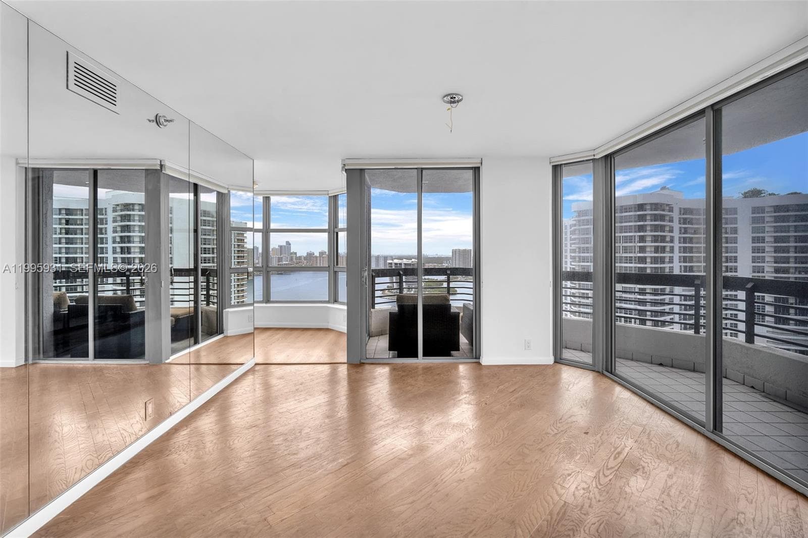 3500 Mystic Pointe Dr 3001 photo 16