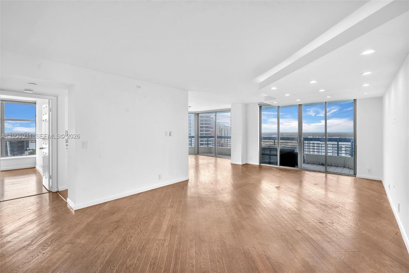 3500 Mystic Pointe Dr 3001 photo 22